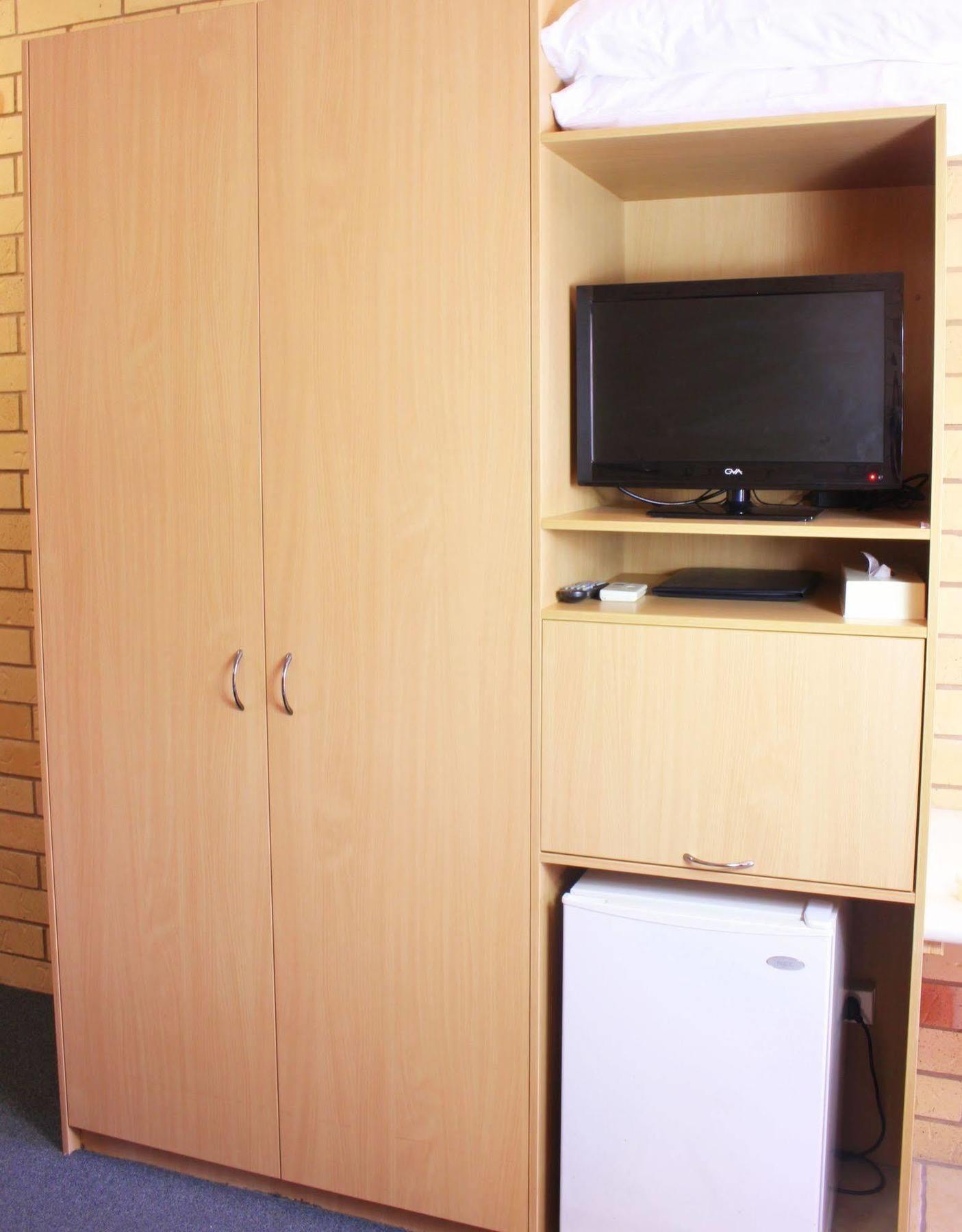 Roma Mid Town Motor Inn エクステリア 写真